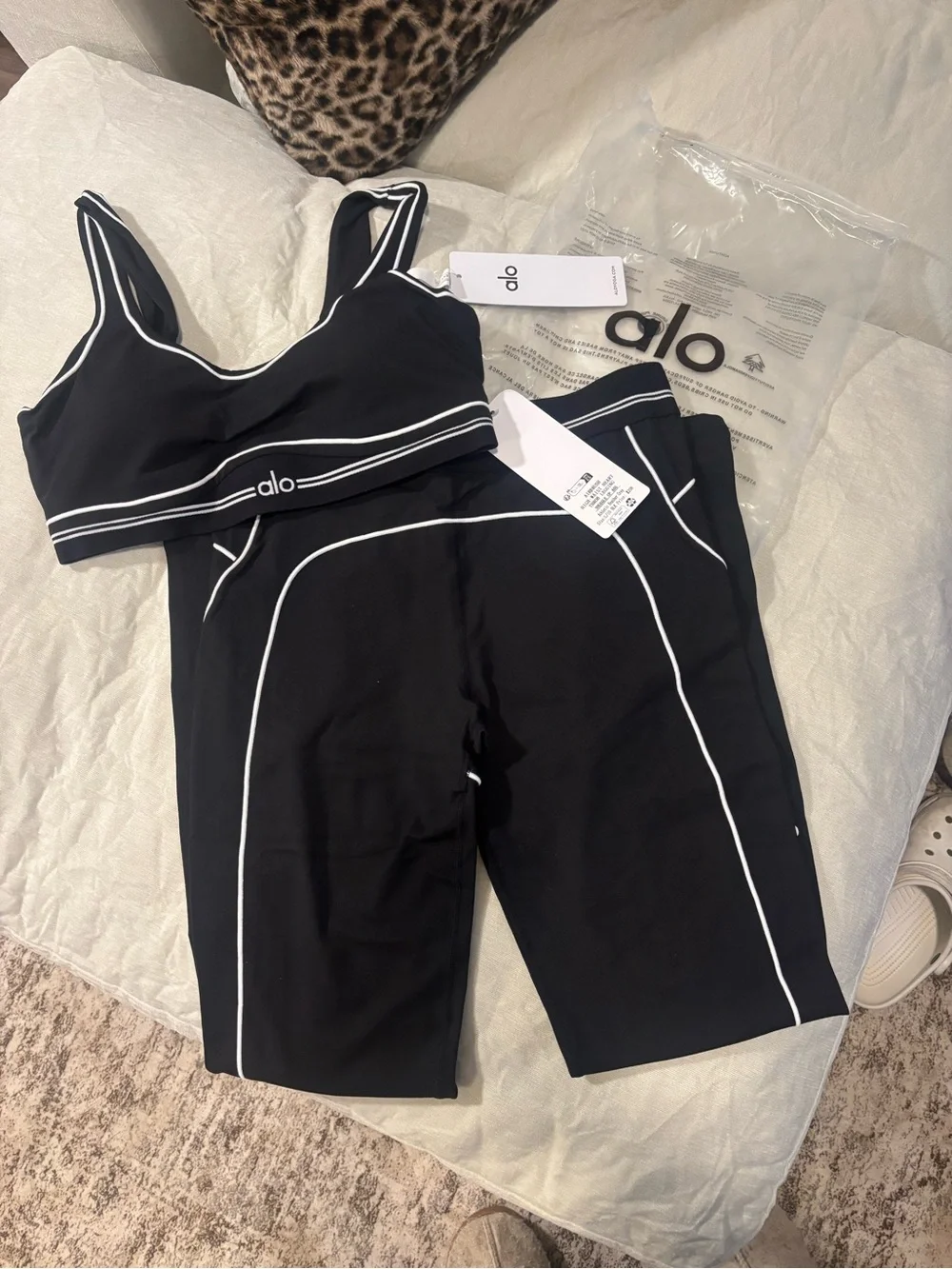 ALO Yoga Black Airbrush Heart Throb bra and matching leggings